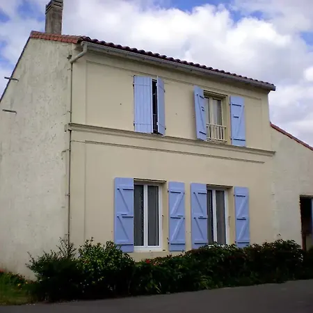 Apartment Holiday Rue De La Groie